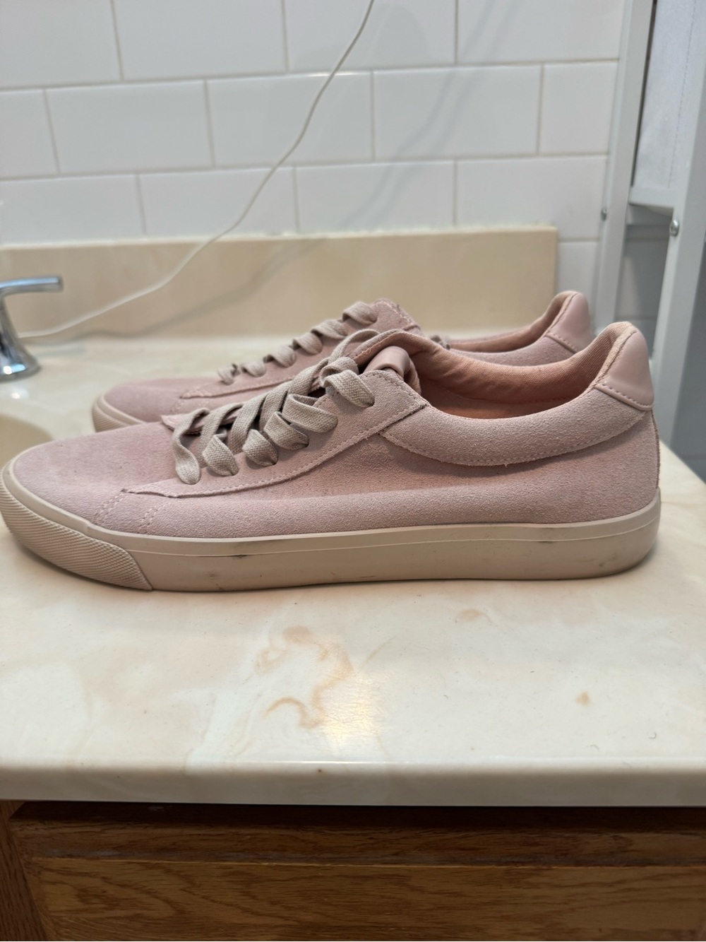 Express Men’s Blush Pink Suede Low-Top Sneakers